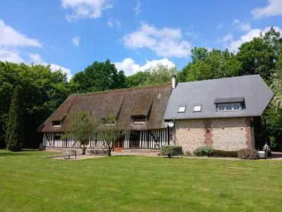 En vente - Charmante maison normande avec studio indépendant – 5 446 m² de terrain proche du village de Cormeilles (27260)