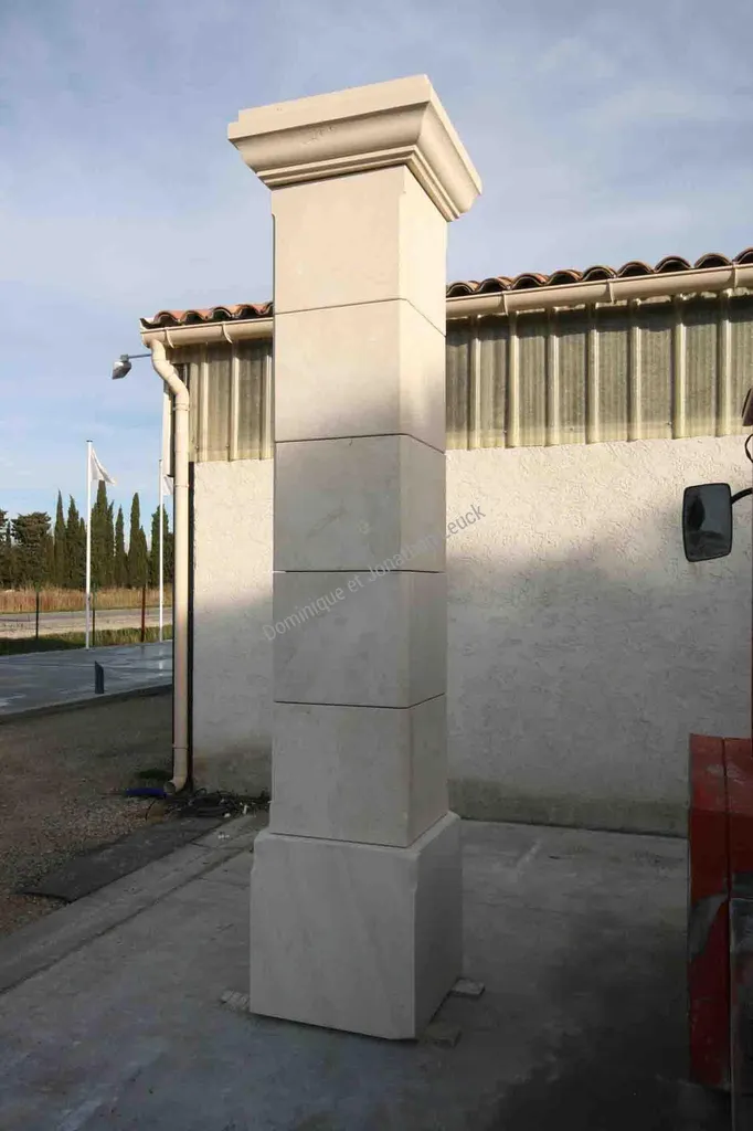 Piliers de portail en pierre