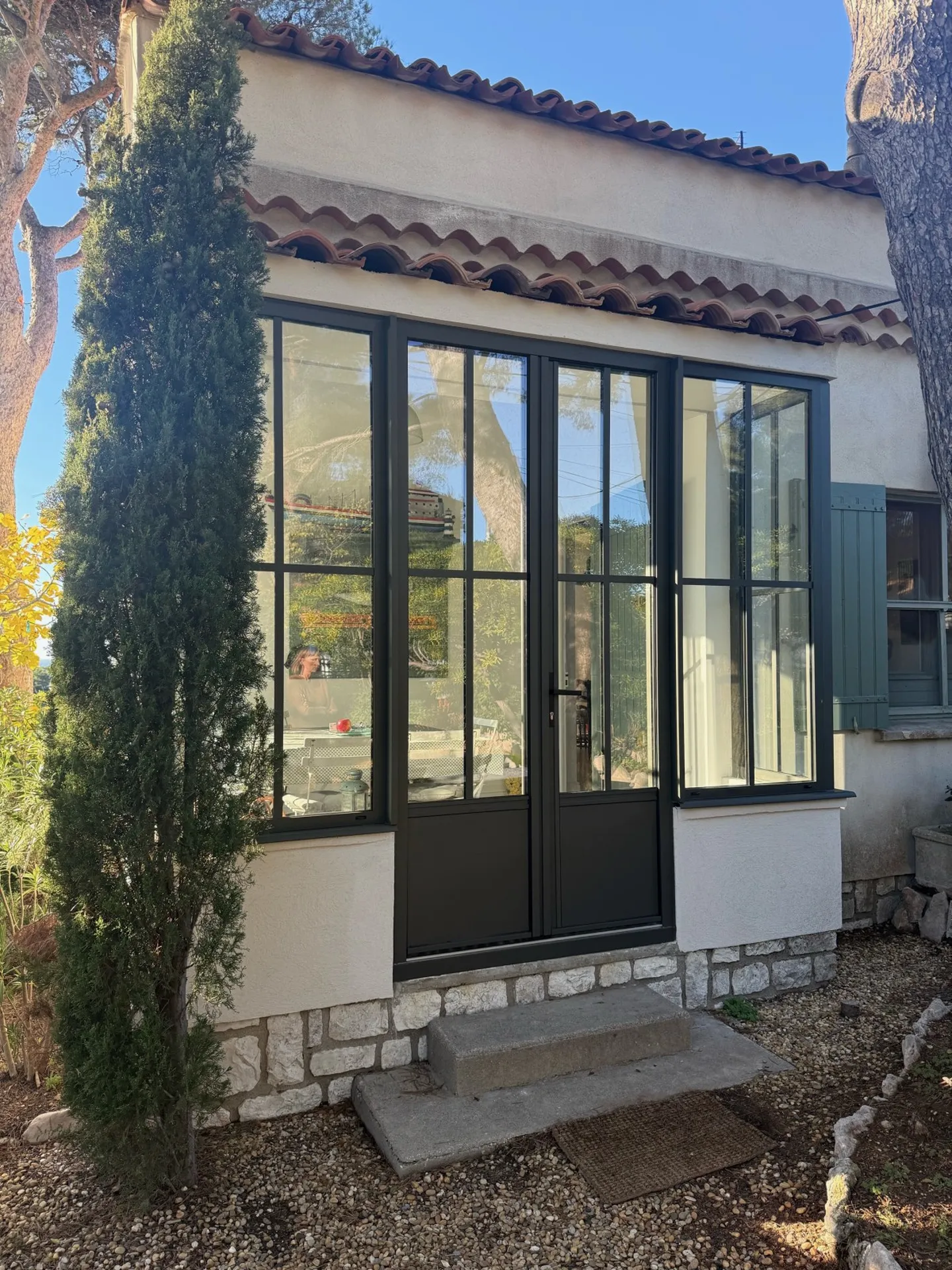 Remplacement d'une verrière par des menuiseries Kline sur la cote bleue