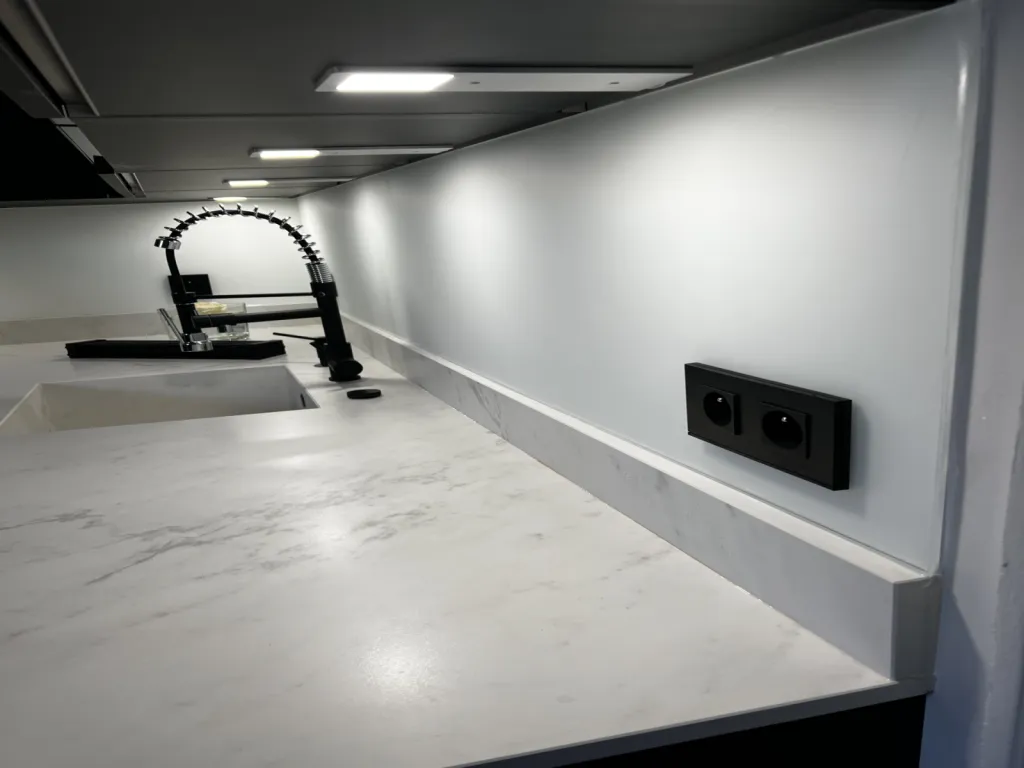 Vue de cotés des crédences à Vourles