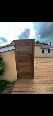 Réalisation d’un espace sanitaire intégré à la terrasse bois