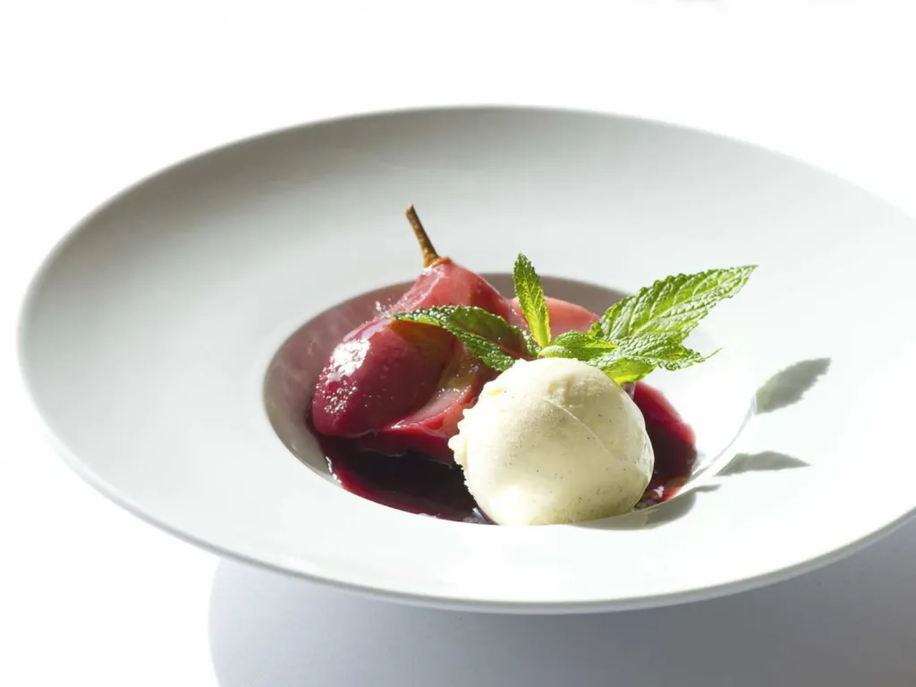 restaurant dessert poire à la vigneronne