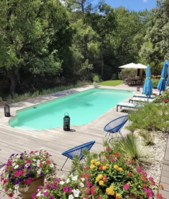 Havre de Paix à Cotignac : Villa d'Architecte avec Jardin Arboré, Piscine et Vues Panoramiques, Élu Plus Beau Village de France