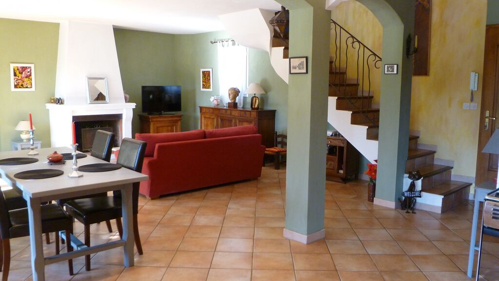 Villa à vendre 5 Cassis en bon état, avec terrasse, piscine et garage