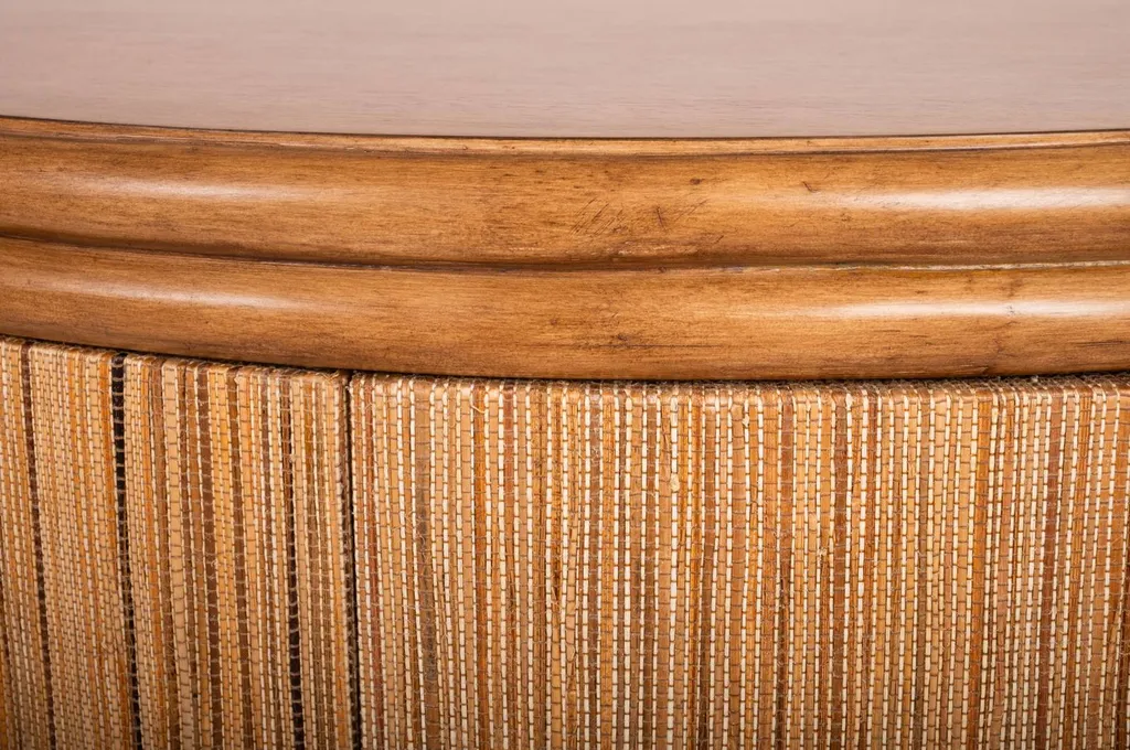 petit bahut demi cercle en rotin à hyères