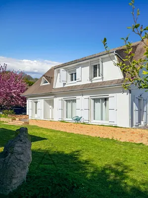 À vendre, maison de 207m² sur un terrain de 1200m² située à Oissel 76350