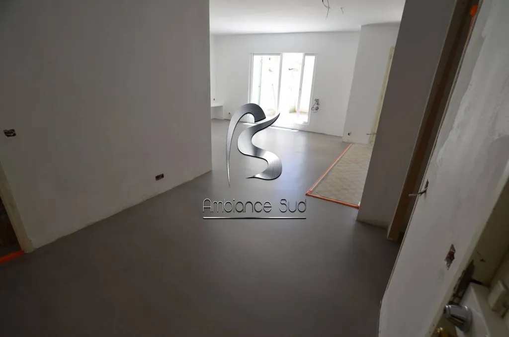 SOL EN CHAPE MINCE FIBRE TEINTE DECORATIVE A MARSEILLE