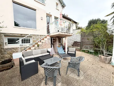 Chatou située sur les bords de seine une maison de caractère d'environ 125 M²