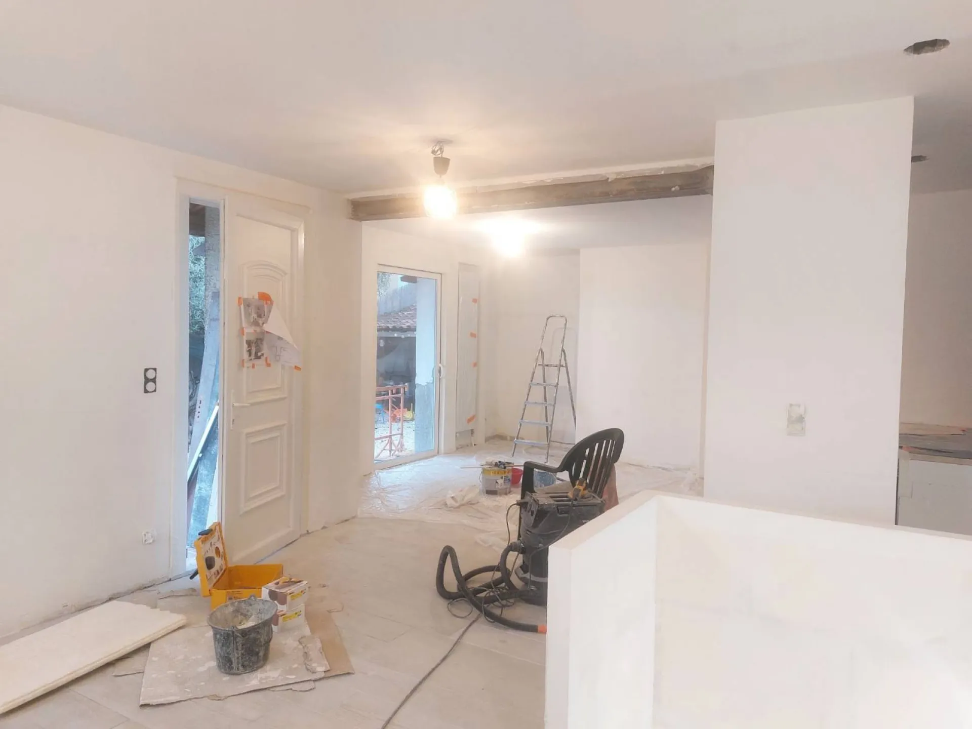 Peinture et rafraichissement des murs en travaux d'intérieur à Toulon dans le Var