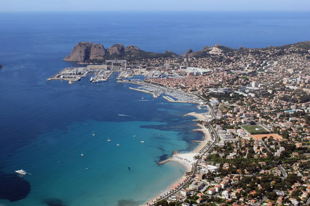 Faire estimer un appartement de type 4 en duplex sur La Ciotat avec vue dégagée, proche du port