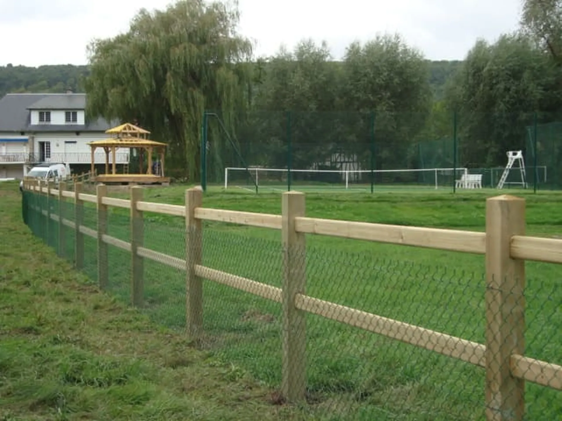 Pose de Clôture en bois collectivité, Lisses Basses de Voirie et Barrières Forestières au Havre et sa région ou agglomération en Seine-Maritime 76