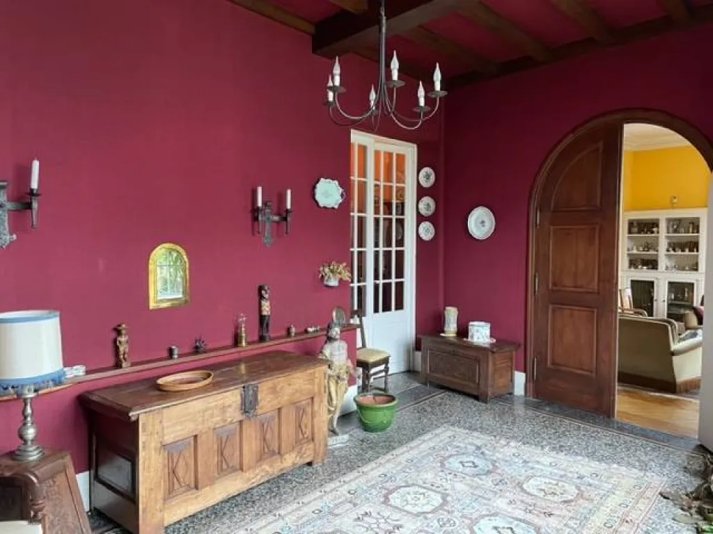 A vendre belle propriété anglo-normande de 260 m² habitables édifiée sur 778 m² de terrain
