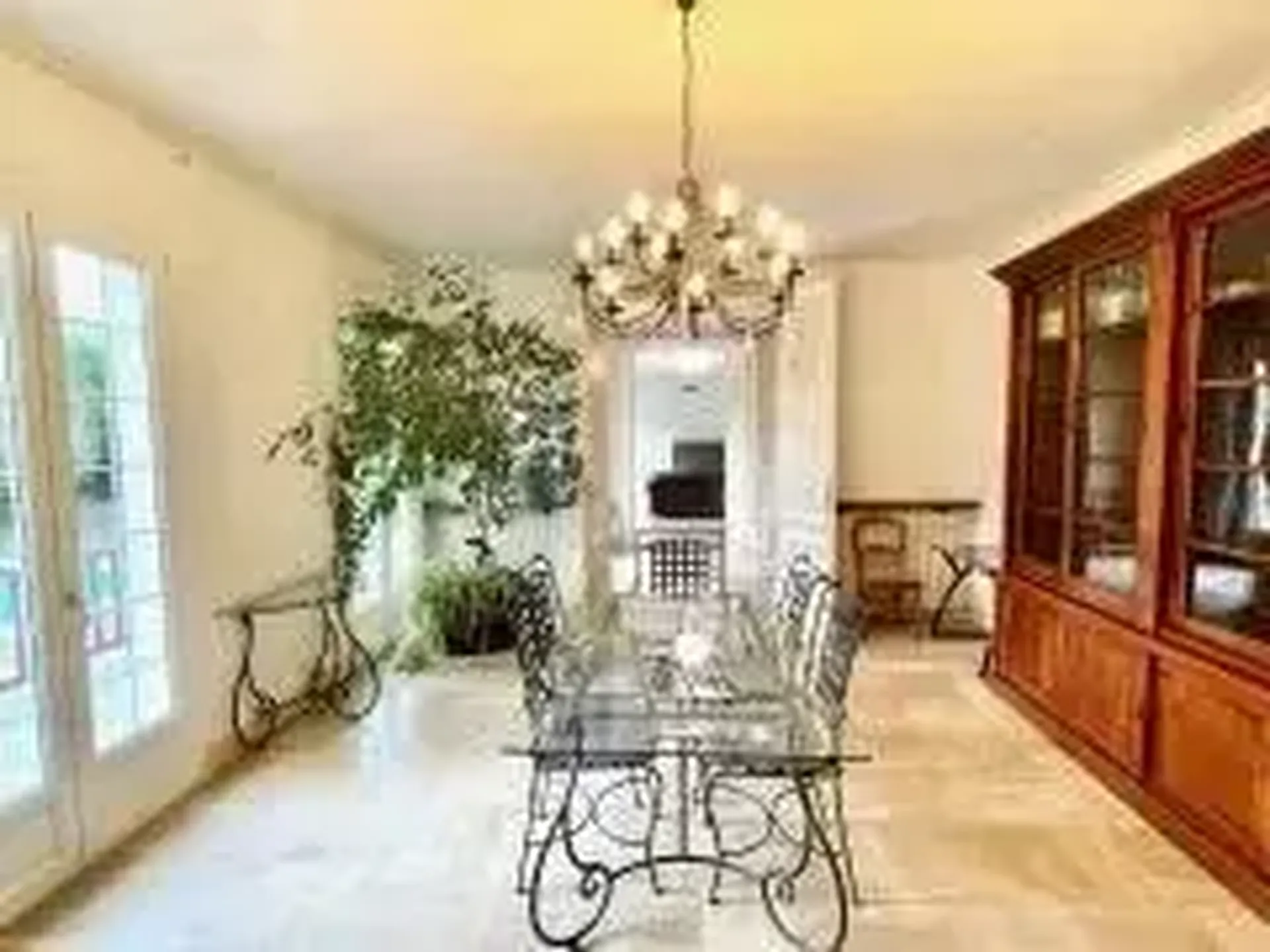 Location maison – 5 pièces – 4 chambres – 182 m² – 1 860 € / mois