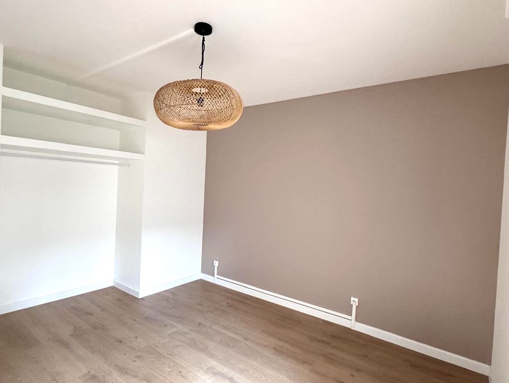 Bel appartement rénové F3-Hyper centre, Place Henry IV