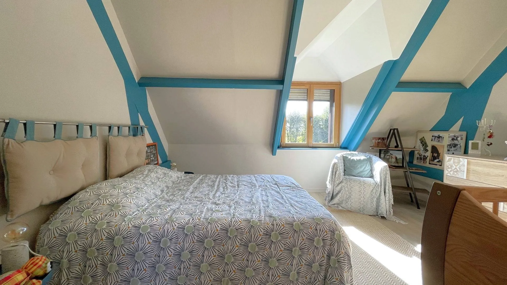 Maison normande avec équipements récents et grand terrain à Bosc-le-Hard : Alliant charme de la Normandie et confort moderne, cette maison est dotée d’une pompe à chaleur et d’un grand terrain arboré de près de 2 000 m².