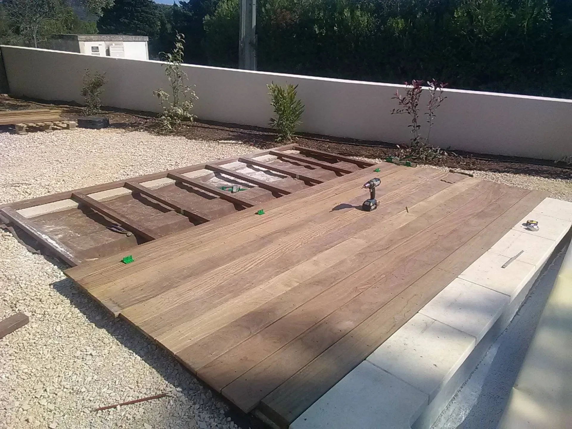 Création de terrasse bois exotique La Fare les Oliviers