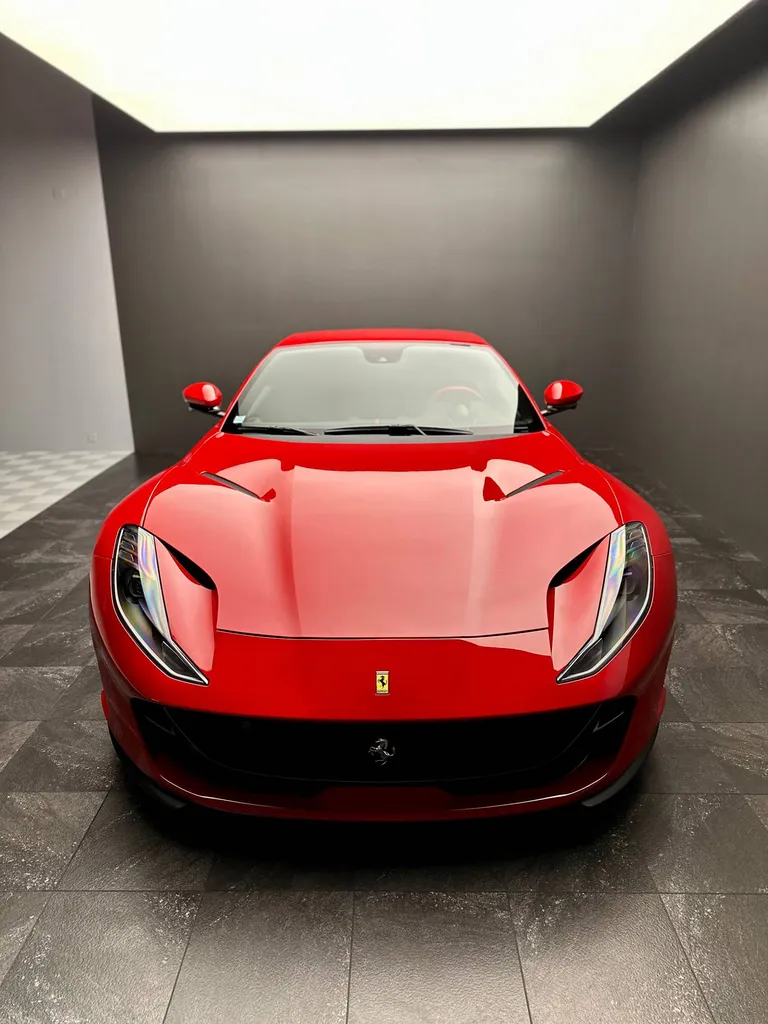 Devis pour la pose d'un ppf sur mesure avec une Ferrari 812 superfast avec dsp service Le Mans 