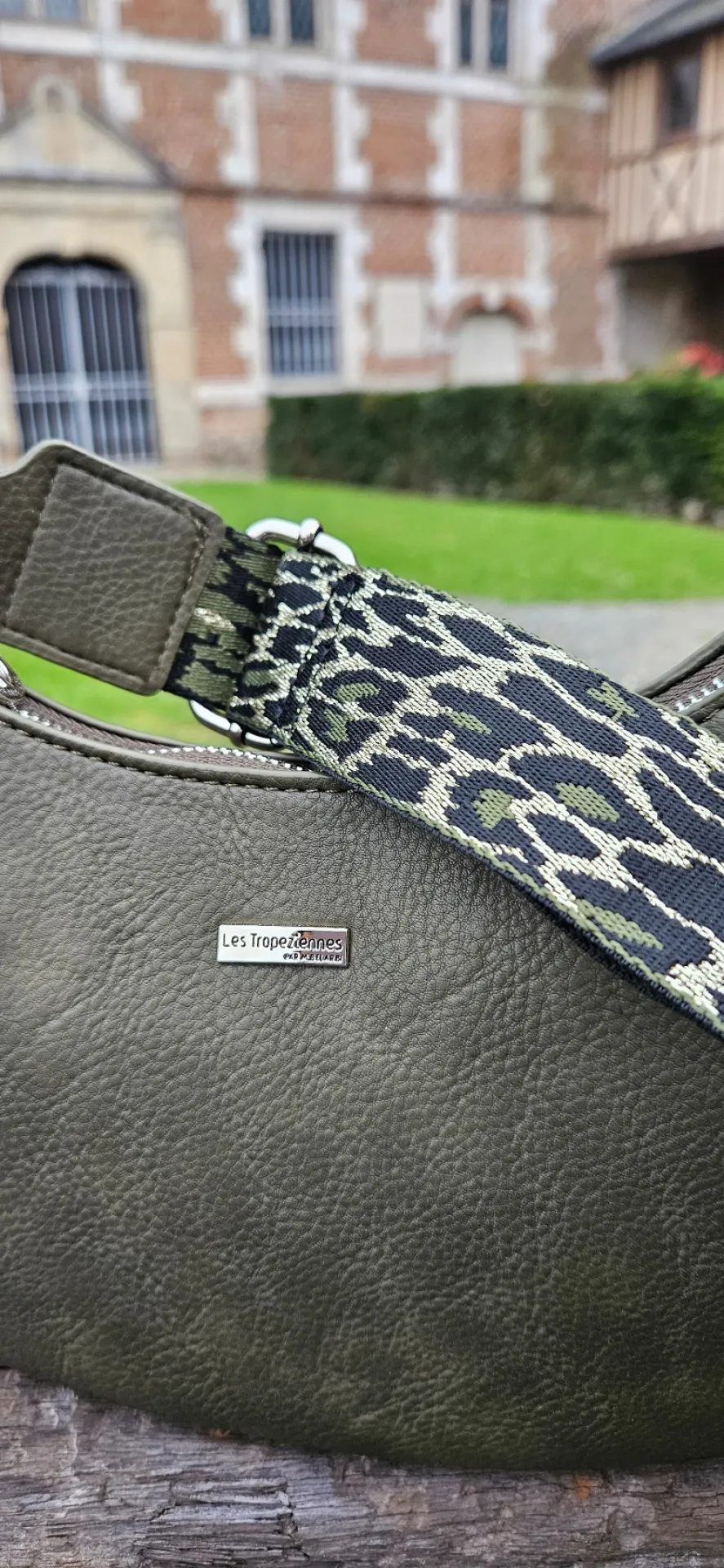 Sac Les Tropéziennes kaki disponible chez Evasion Eu