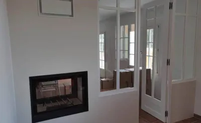 Cabinet d'architecte d'intérieur pour créer une verrière sur mesure en rénovation aménagement bois porte sur casis