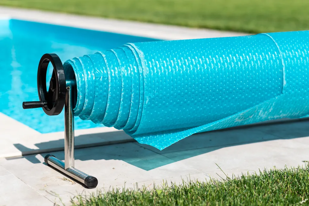 Bâche de protection piscine à Libourne : comment choisir une couverture adaptée pour sécuriser et protéger durablement votre bassin ?