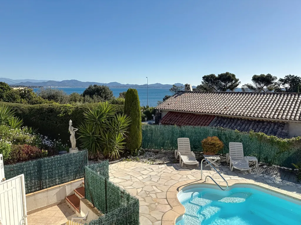 Villa 4 pièce(s) 3 chambre(s) 135 m² Les Issambres (83380)