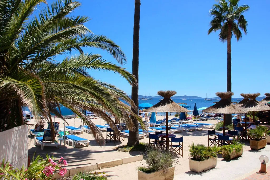 Réserver un chauffeur Privé VTC entre l'aéroport de Marseille Provence et Hyères