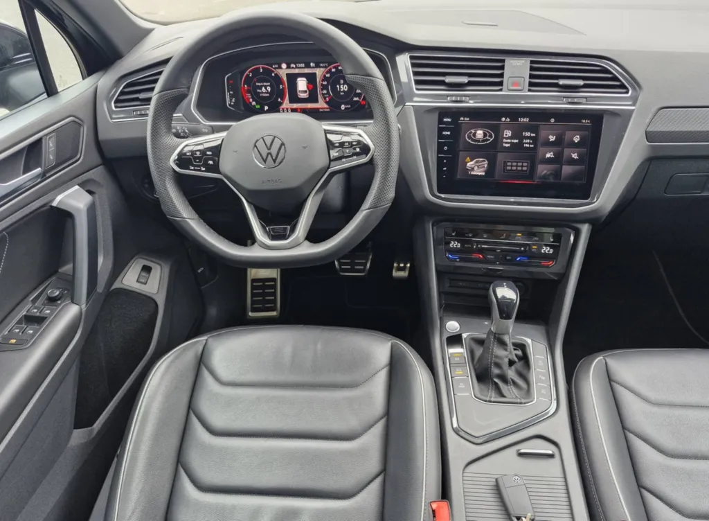 VOLKSWAGEN TIGUAN II 2.0 TDI 150 R-LINE EXCLUSIVE DSG7 OCCASION / ENTRETIEN 100% VW / ATTELAGE ESCAMOTABLE / TOIT OUVRANT / CUIR / CAMERA 360°/ FULL CUIR PRES DE TOULOUSE