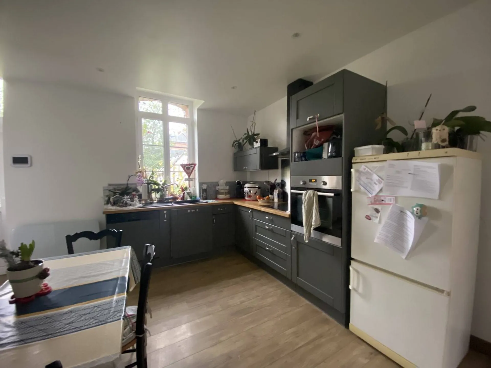 A vendre propriété en Normandie, avec terrain clos, plusieurs chambre pour accueillir, proche des commerces et à 45min de la mer, Normandie, 76