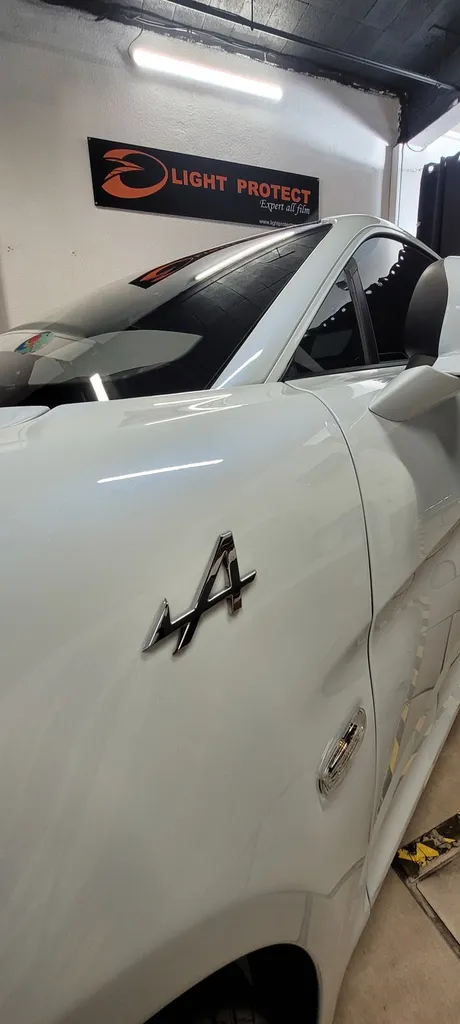 pose film solaire pas cher sur véhicule de prestige et protection céramique