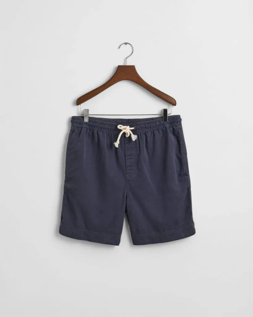 Short homme Gant Sunfaded : regular ou décontracté bleu marine pour l'été normand à Dieppe 