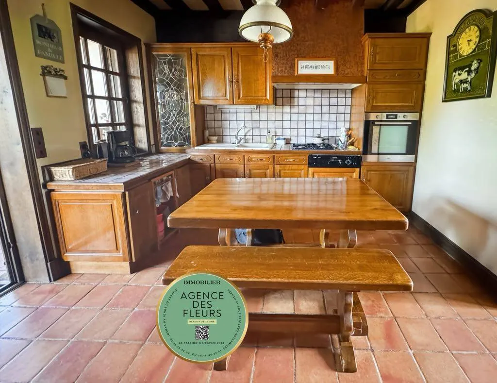A acheter belle longère de 161 m² habitables édifiée sur une parcelle de 3700 m² sur la commune de SAINT AUBIN LE VERTUEUX 27300