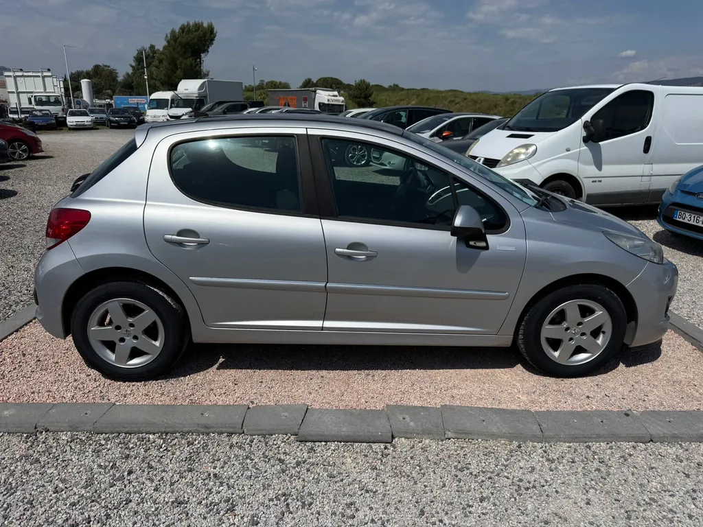 PEUGEOT 207 série Millesim 200 1.4 VTI 95CV