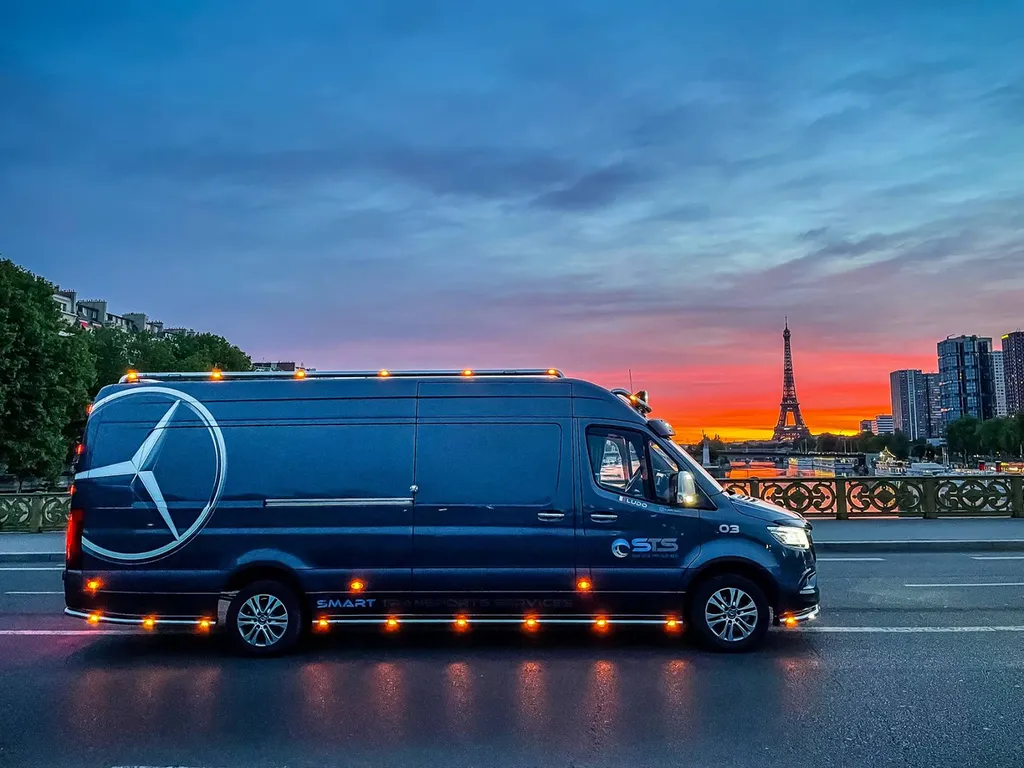 Personnalisation véhicule professionnel à Lyon sur un Transporter Mercedes-Benz