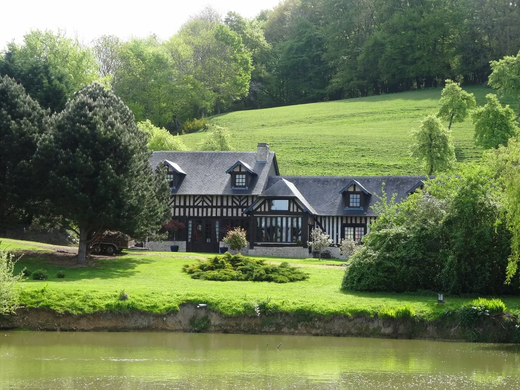 MAISON NORMANDE proche PONT L'EVEQUE