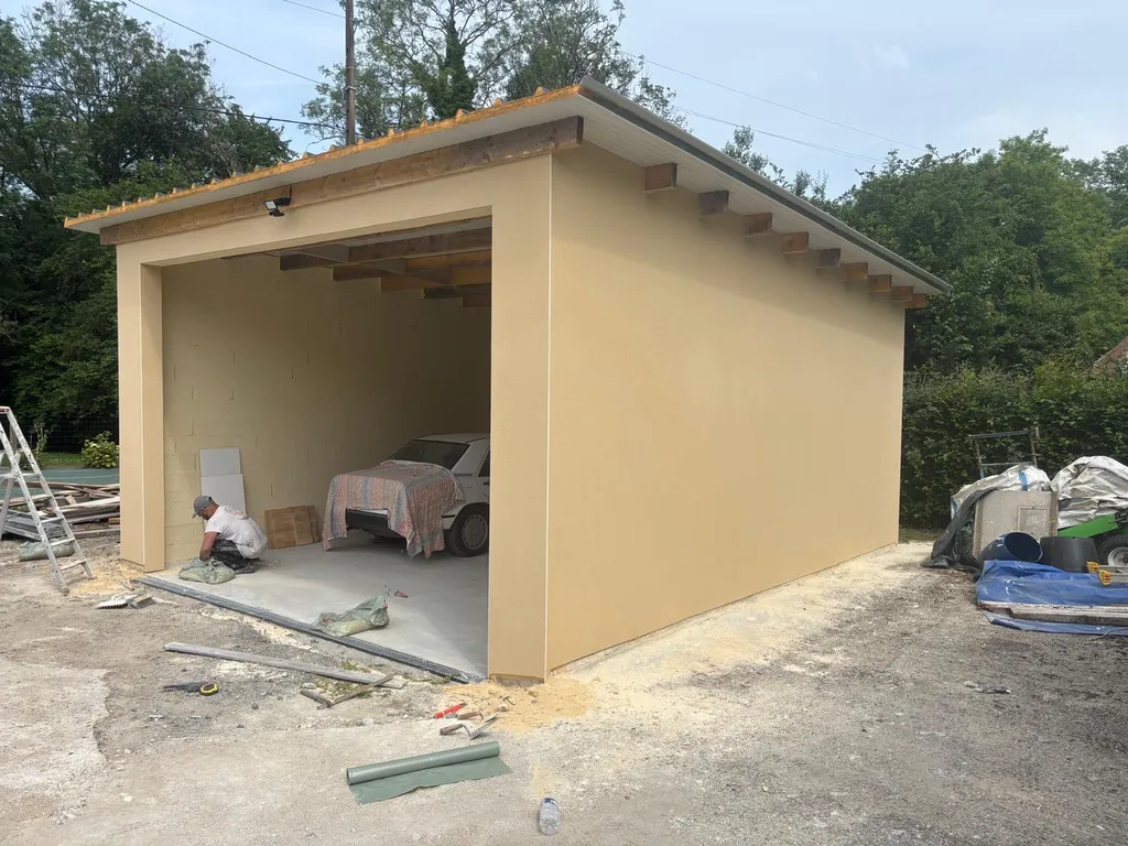 Enduit projeté sur garage à Honfleur 14