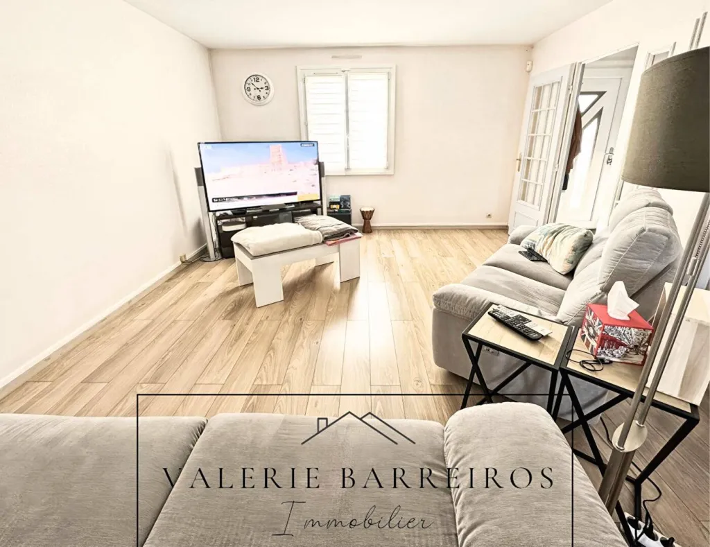 A vendre maison de 121 m² sur un jardin de 284 m² sur la commune de CAUDEBEC LES ELBEUF 76320