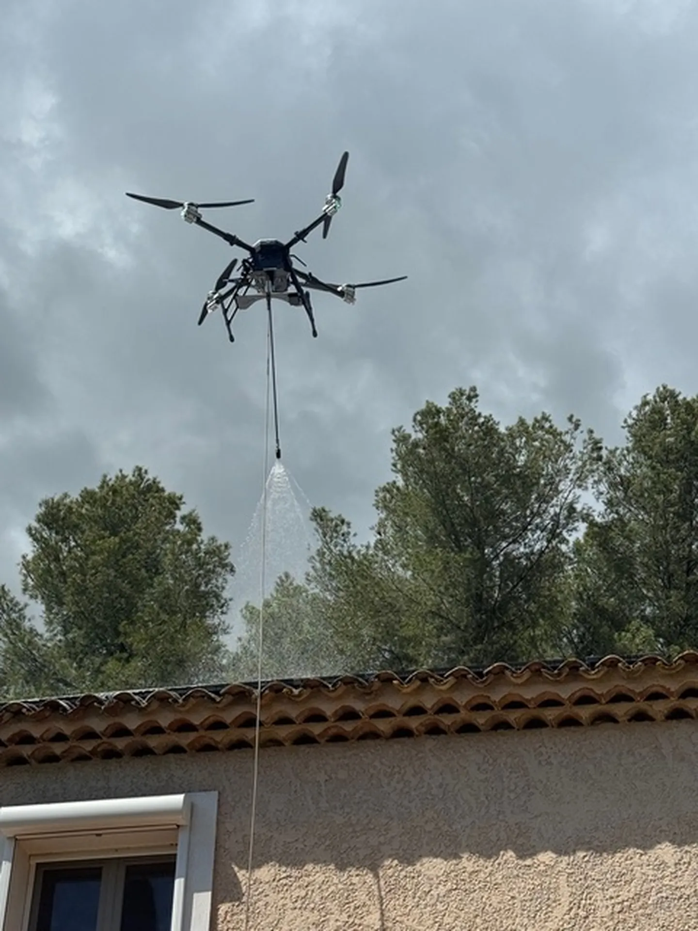 Pourquoi choisir le nettoyage de façade par drone dans le Var ?