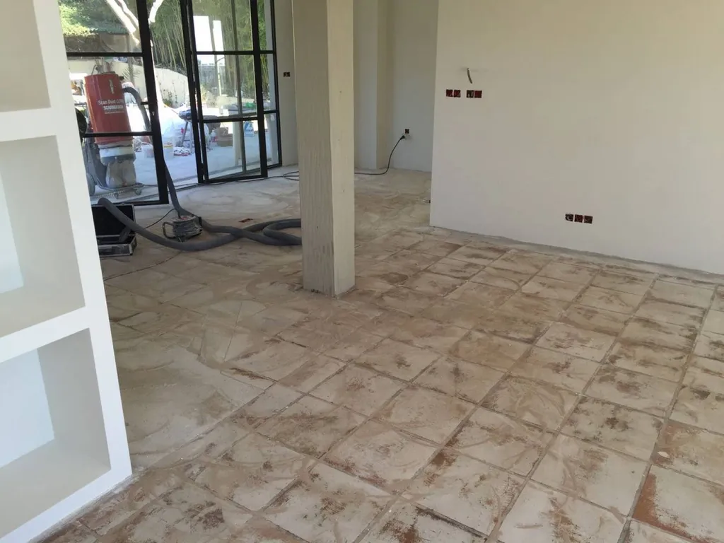 SOL DECORATIF EN BETON CIRE COULE A NICE