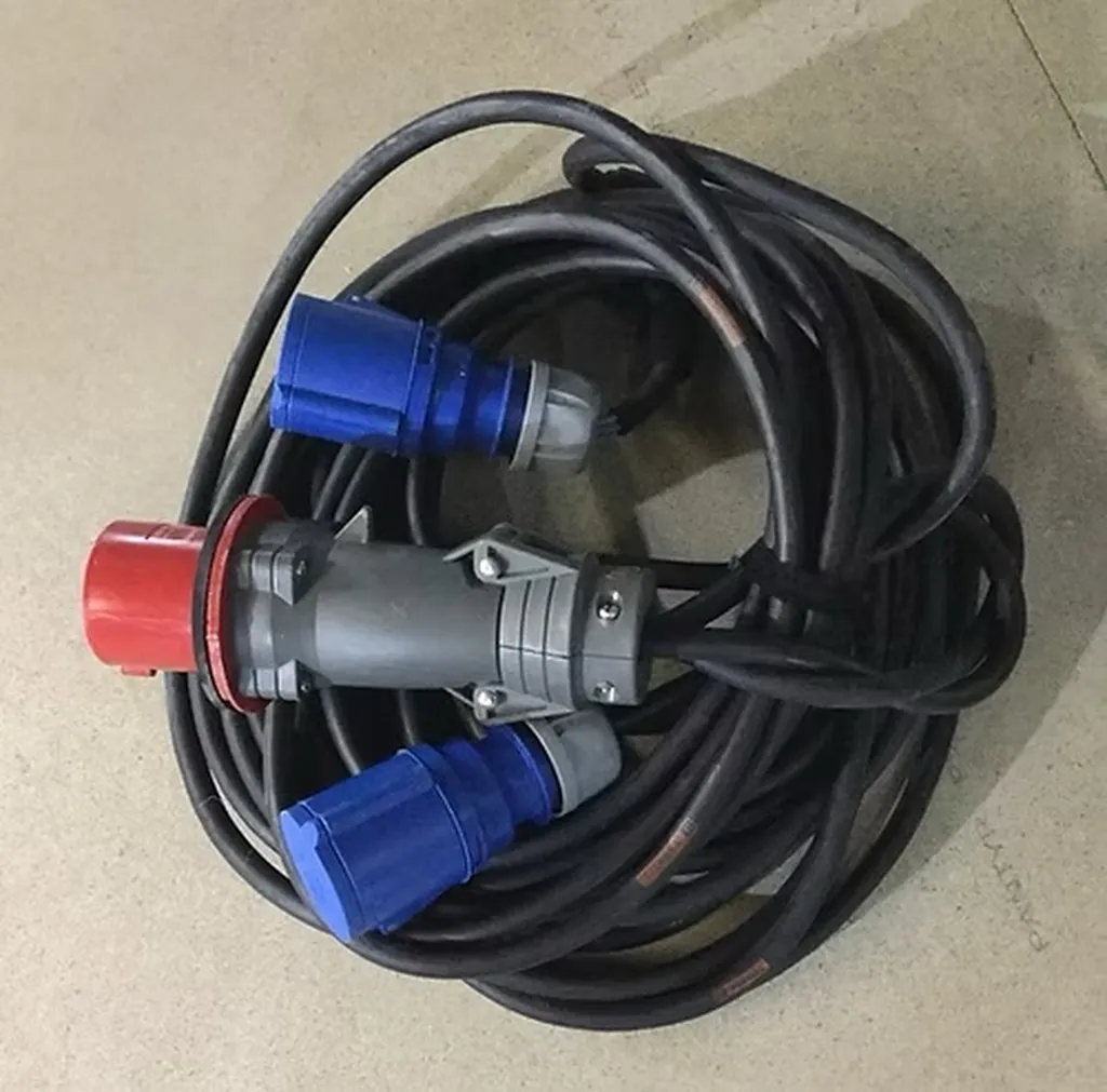 CABLE 63A TRI VERS 2 X 32A MONO