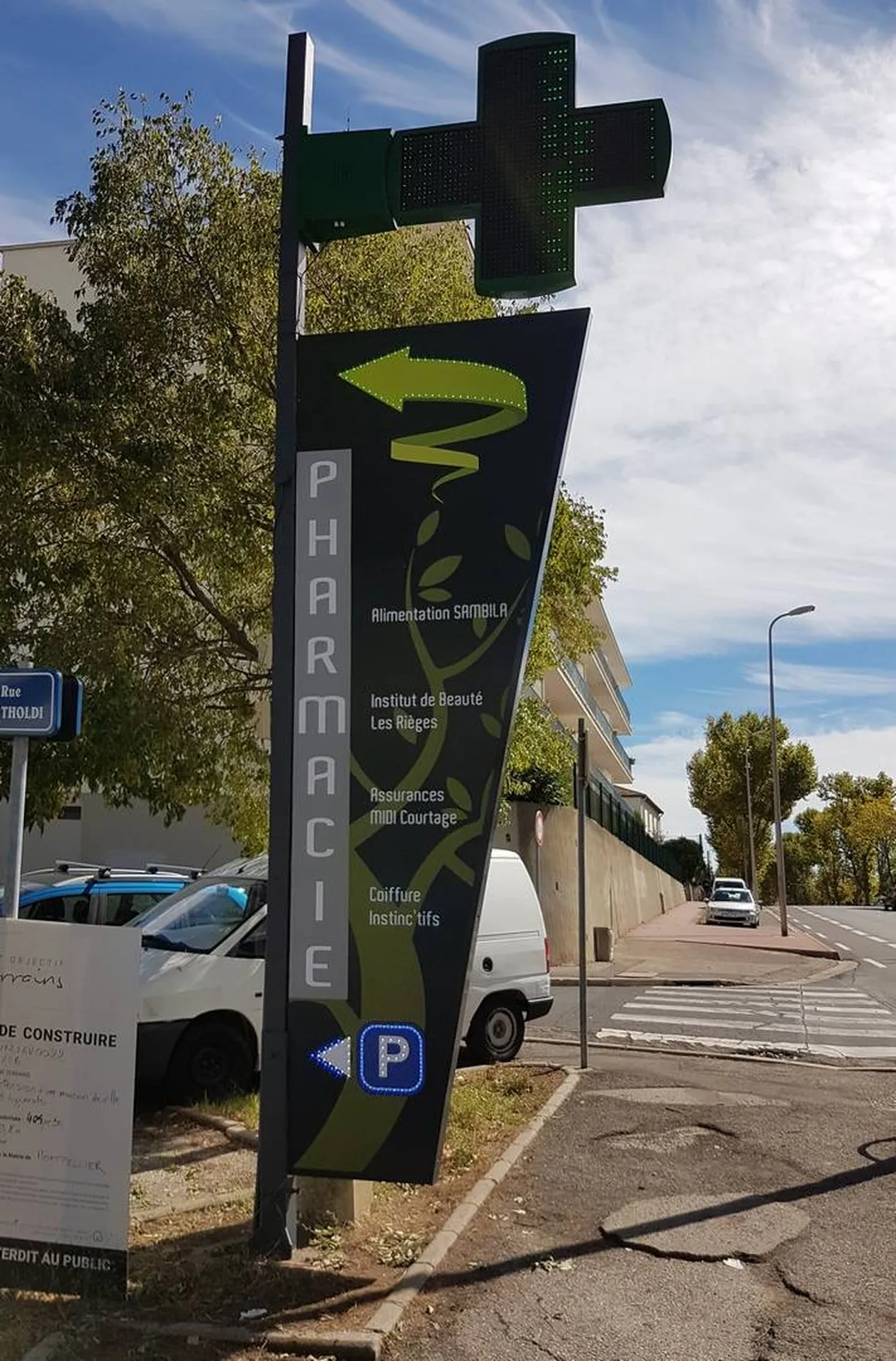 Totem signalétique de pharmacie Montpellier