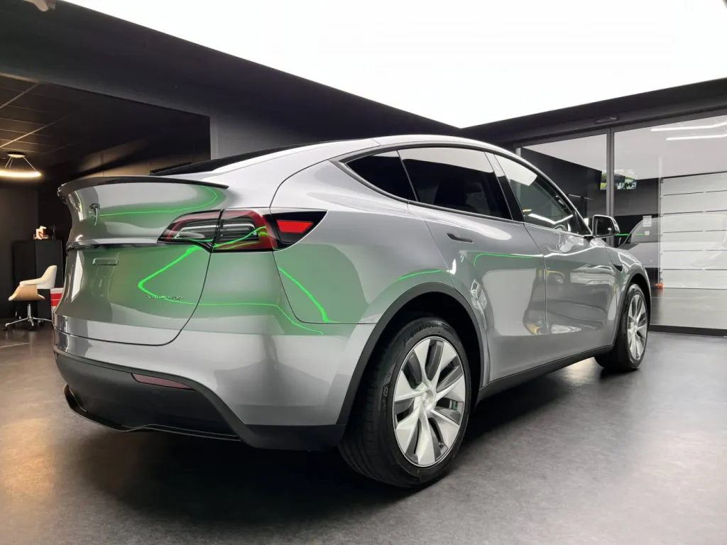 TESLA MODEL Y - PPF XPEL GRIS QUICKSILVER - LILLE