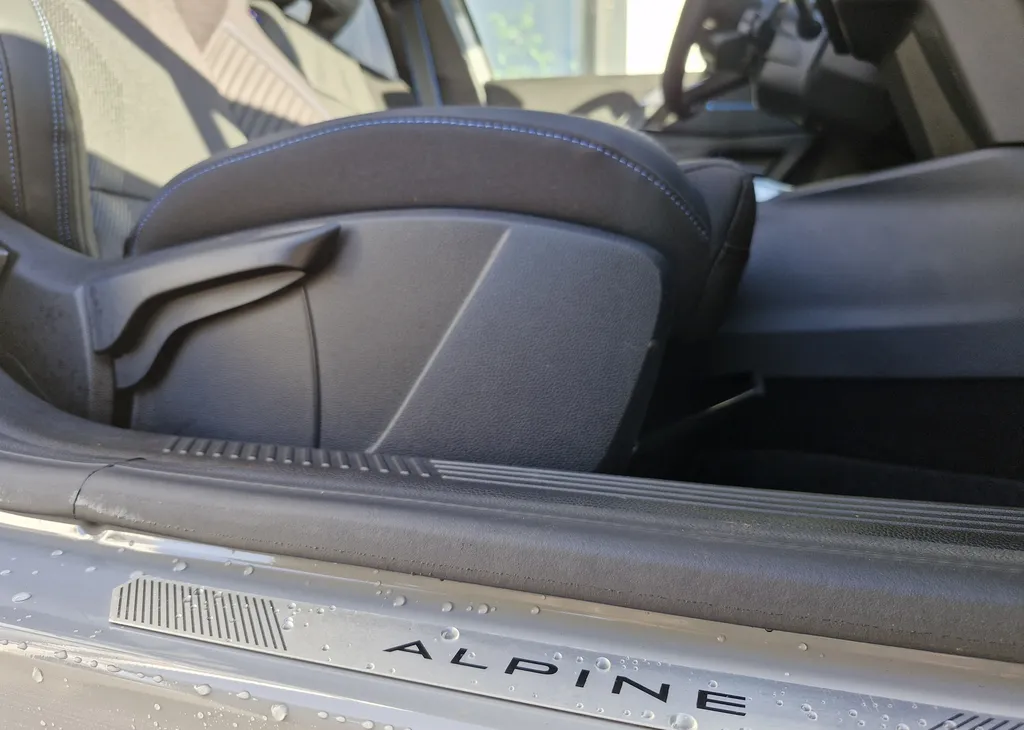 Nouvelle Renault Clio Esprit Alpine Full Hybride E-Tech 160ch / Caméra 360 / Roue de secours / Gris Rafale occasion Loa possible près de Toulouse en Occitanie à Plaisance du Touch