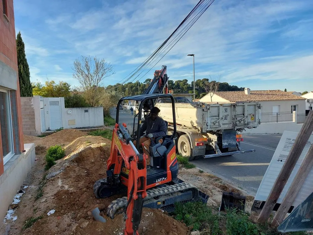 Création d'un bassin de rétention des eaux pluviales dans un lotissement à Allauch, près de Marseille