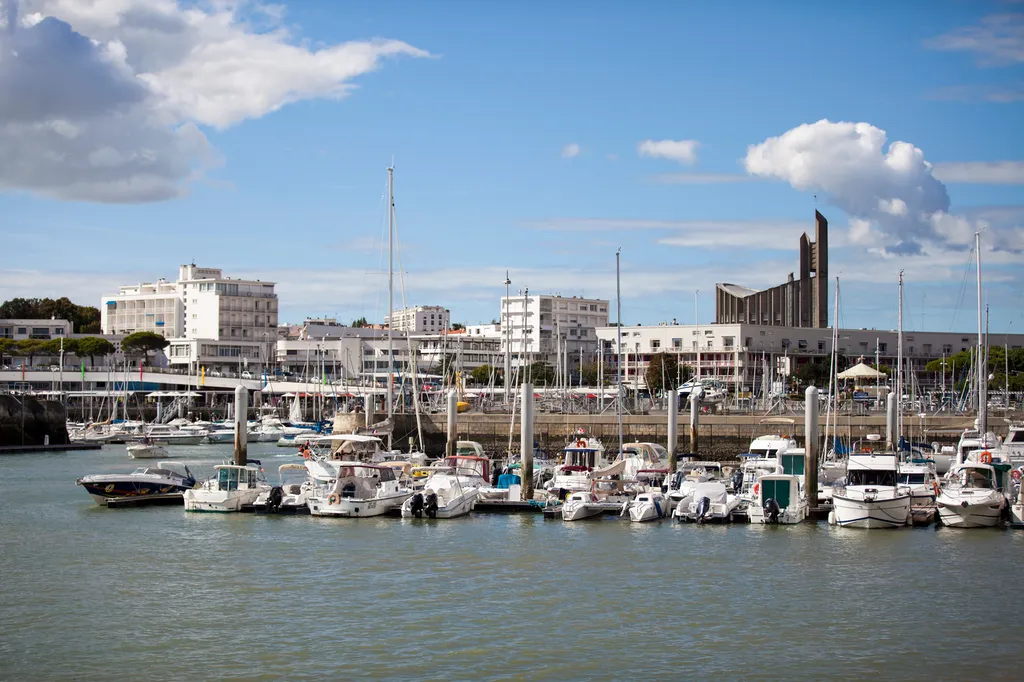 Notaire expert en bail d'habitation et contrat de location professionnelle avec protection des droits à Royan en Charente-Maritime