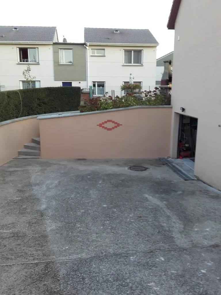 Ravalement d'une descente de garage proche de Rouen.