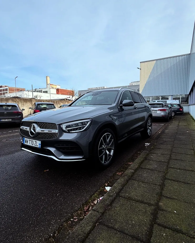 Mercedes GLC300e occasion Allemagne importée par Asphalte Diffusion avec historique Mercedes complet