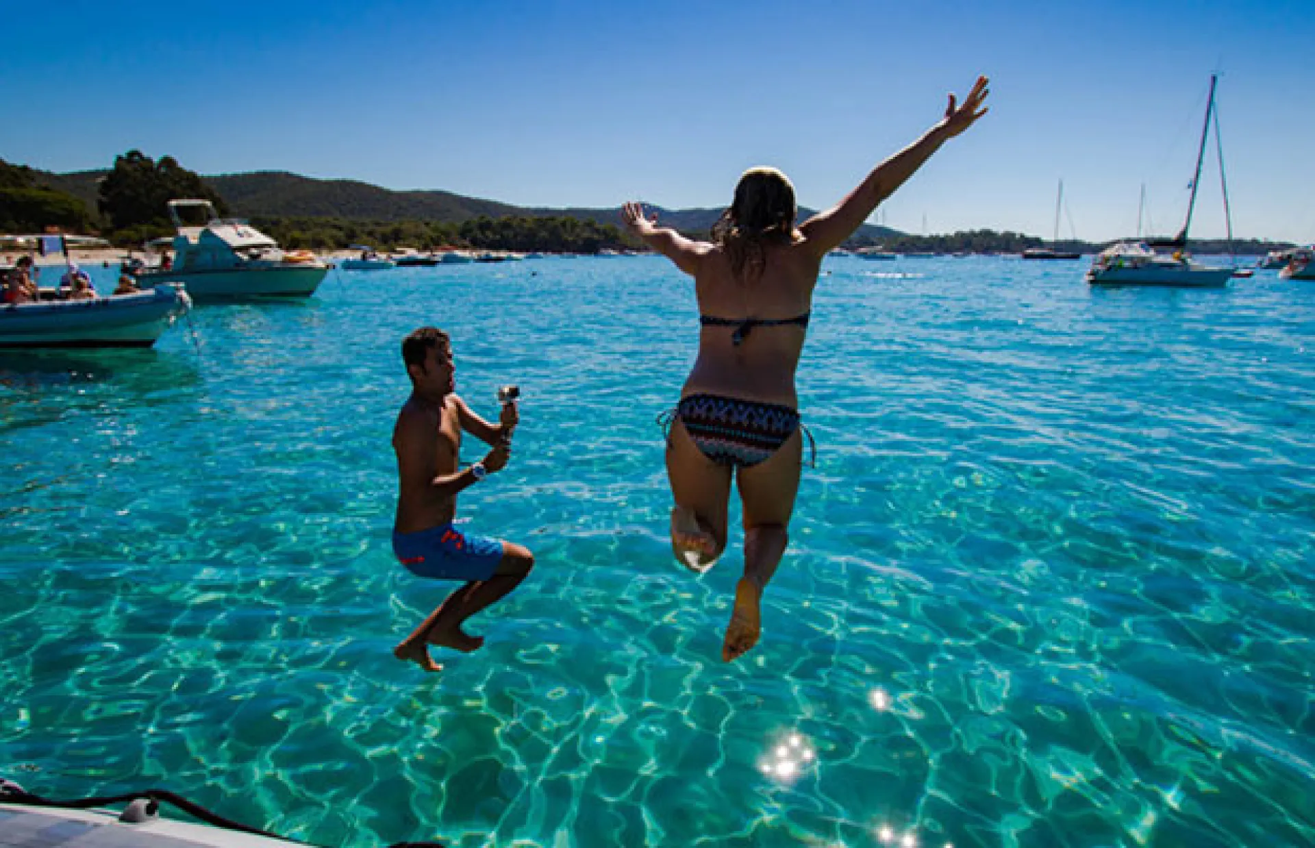 Cours accélérés permis bateau côtier à Toulon avec code maritime en ligne et pilotage encadré sur vedette école agréée