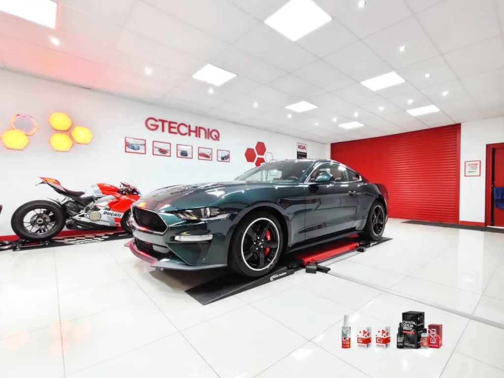 FORD MUSTANG BULLITT - PROTECTION CERAMIQUE COMPLETE GTECHNIQ A LENS