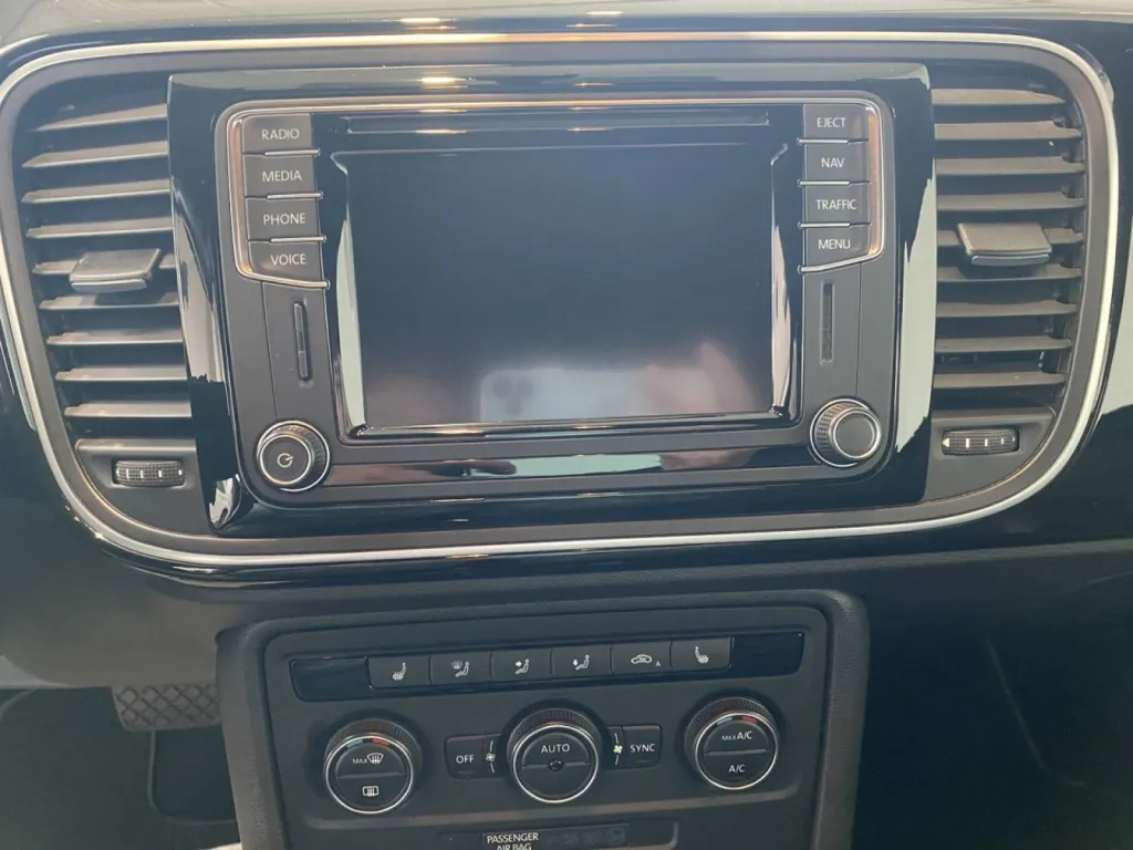 VOLKSWAGEN Coccinelle d'occasion essence DSG7 près du Havre