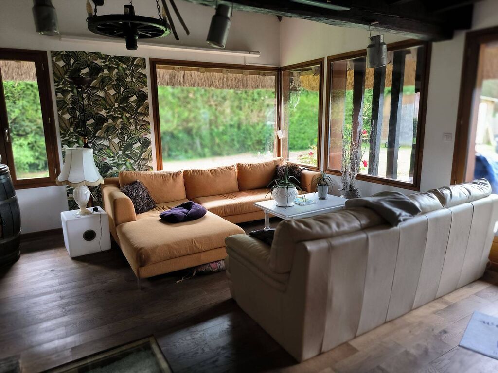 À ACHETER – Charmante chaumière proche Honfleur (14600) sur un beau terrain avec dépendance